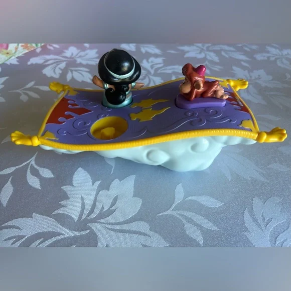 Fisher Price Little People Disney Aladdin Jasmine Musical Magic Carpet Toy - Picture 4 of 7